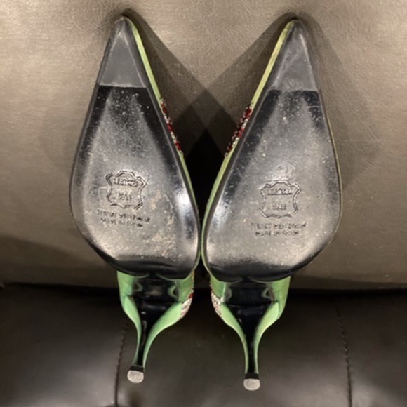 Dazzling Stuart Weitzman Fancy Pumps, Size 6.5 - Picture 8 of 10